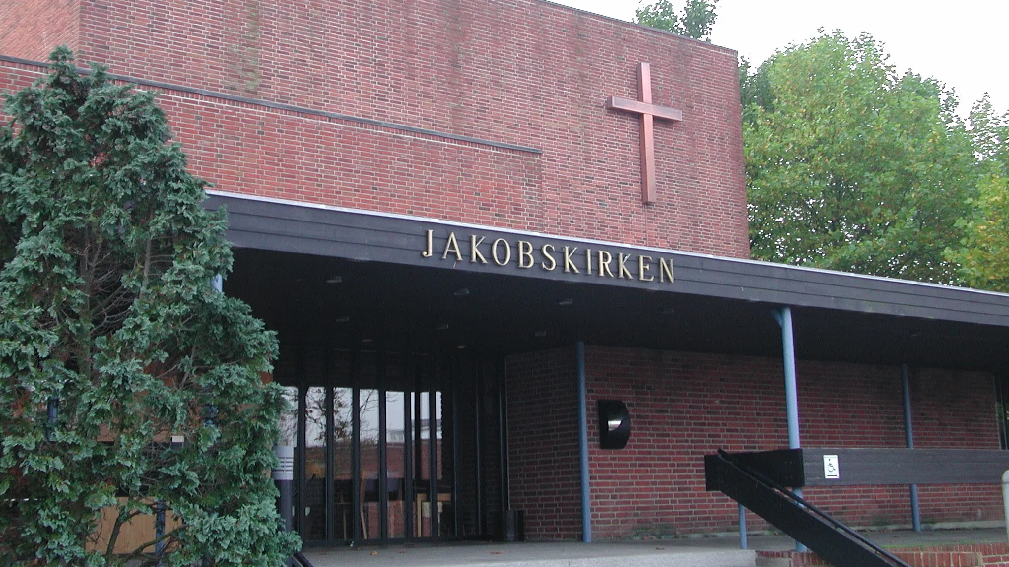 Kirkekontorets indgang